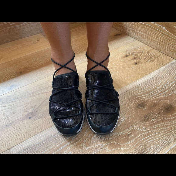 Sequence black stretch lace runner - Picture 3 of 6